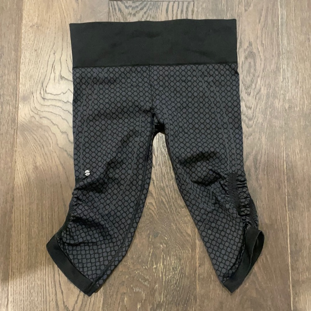 Lululemon 10 Legging Capri Scrunch